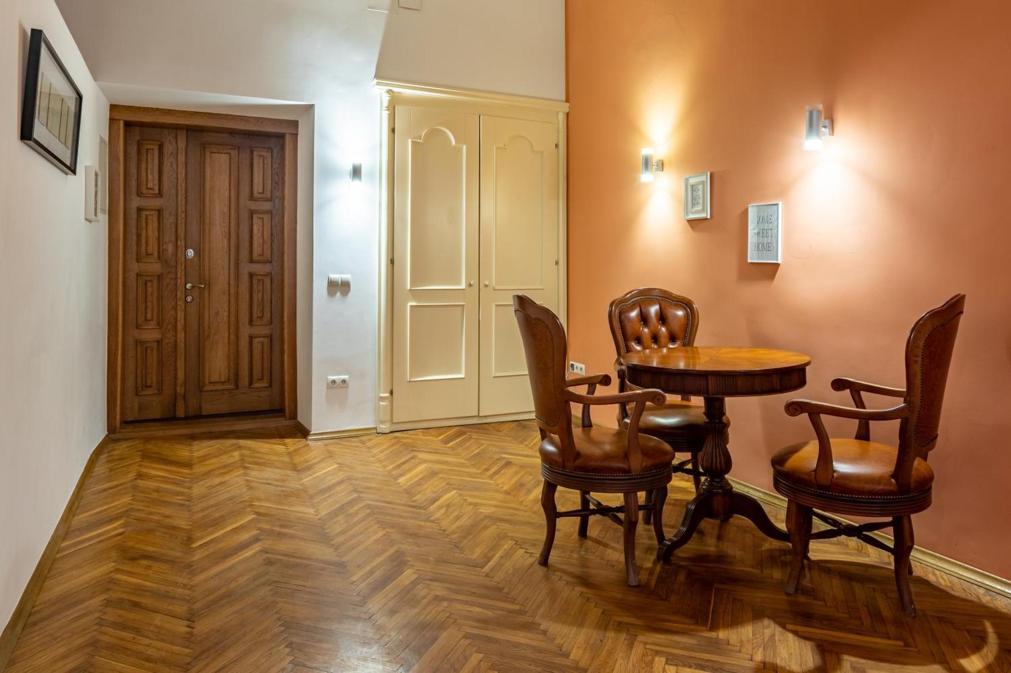 Apartament Romari Площа Ринок 28 Lwów Zewnętrze zdjęcie